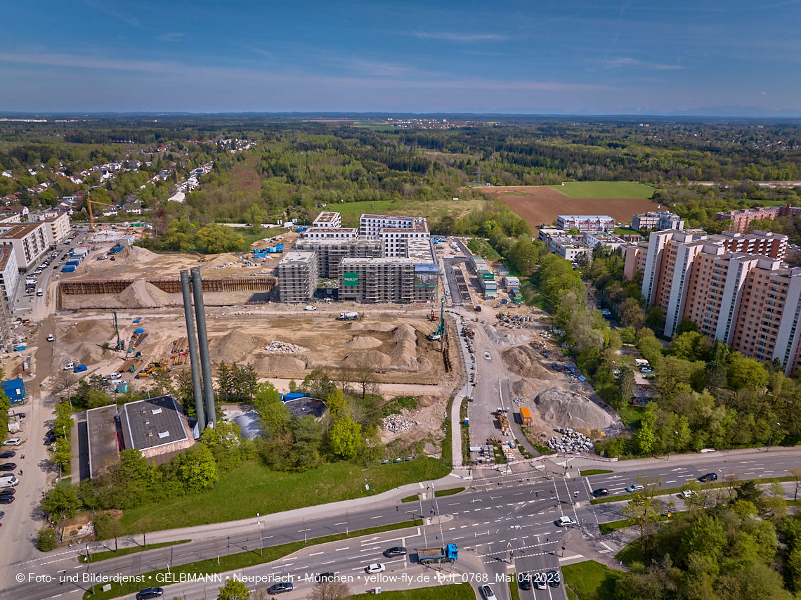 04.05.2023 - Luftbilder vom Alexisqaurtier und Pandion Verde in Neuperlach